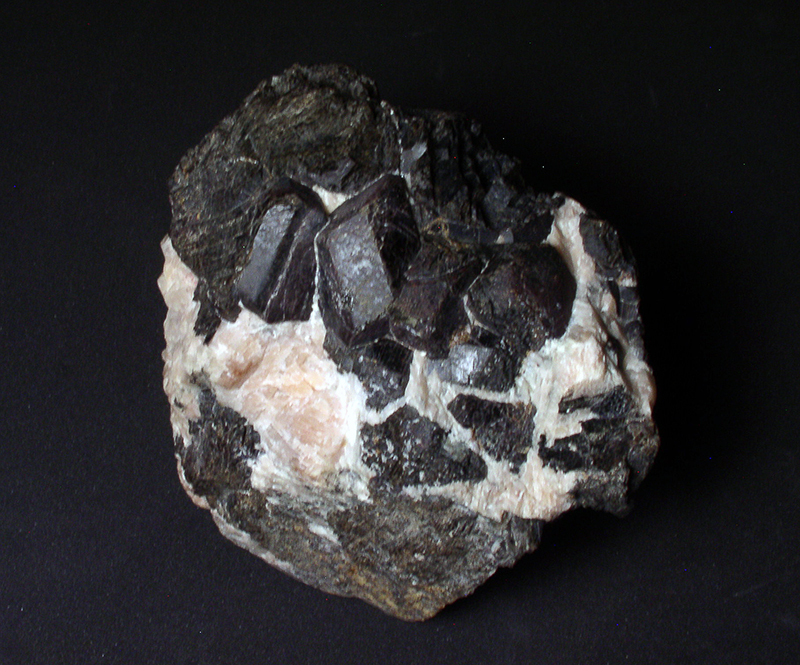 Mineral Specimens - Manganoan diopside, Franklin, NJ
